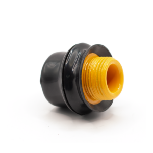 Conector glándula con recubrimiento exterior de PVC e interior con uretano amarillo, marca REPSA Yellow Coat®.