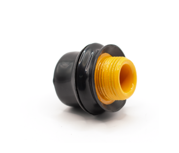 Conector glándula con recubrimiento exterior de PVC e interior con uretano amarillo, marca REPSA Yellow Coat®.